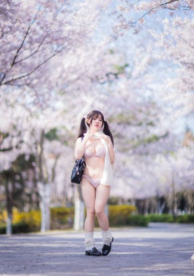 新来的女秘书_云播放粤语日本成人在线